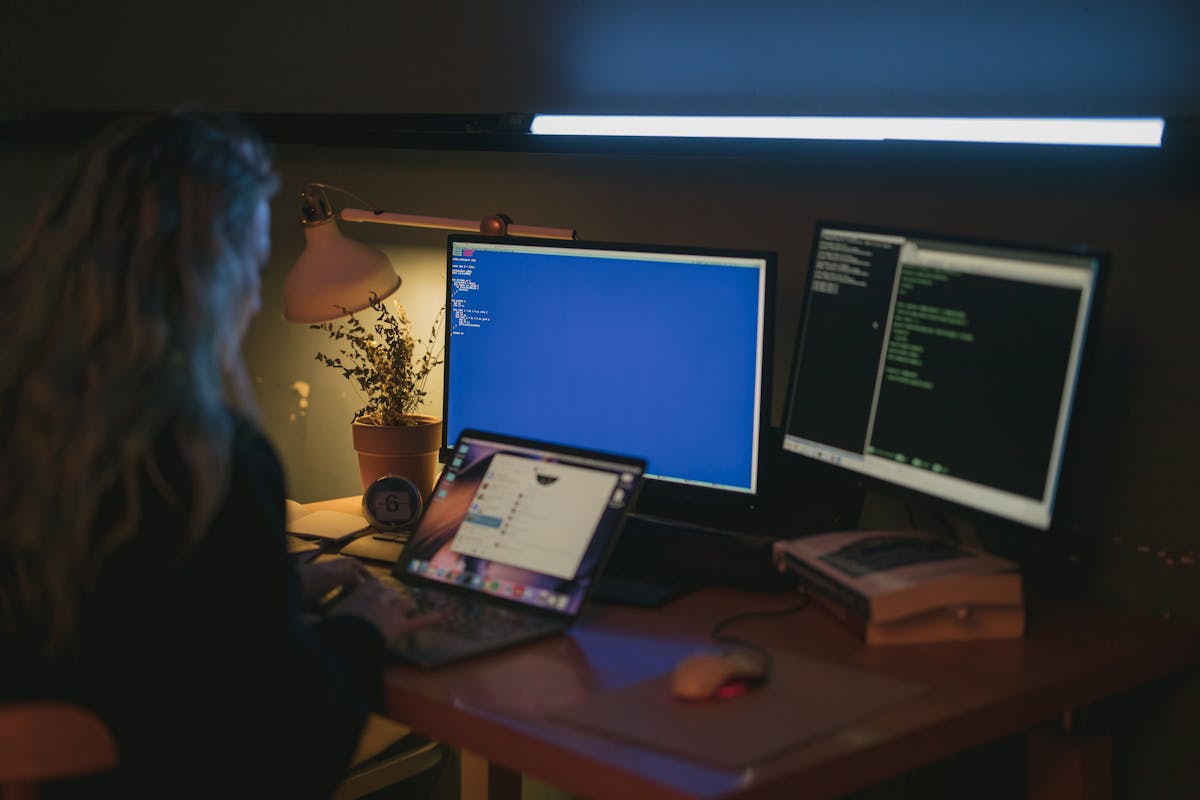 Gouvernance 2026 des caches de build iOS, Derived Data Xcode et stratégie multirégion