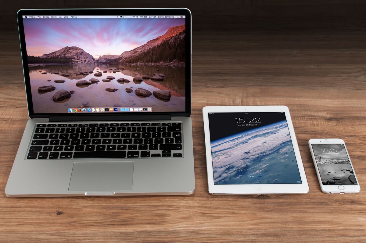 Guide configuration Mac mini 2026 : mémoire, SSD interne et stockage externe sur poste de bureau
