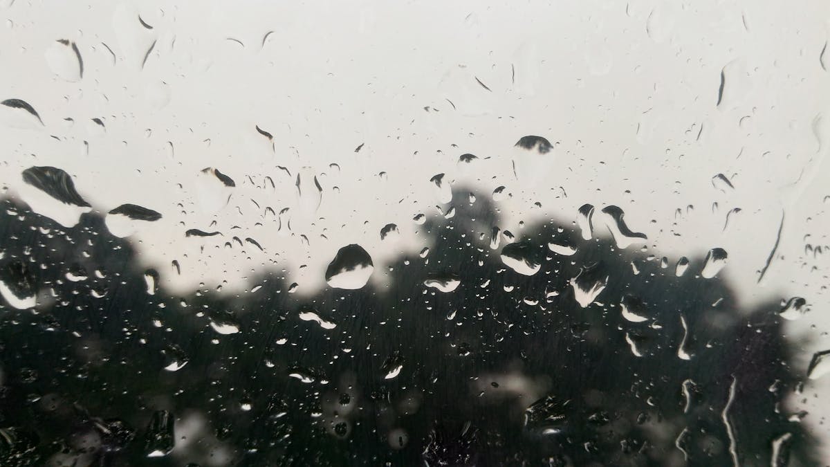 2026 年 OpenClaw 遠端閘道 SSH 本地轉發與 Tailscale Serve 安全連線示意